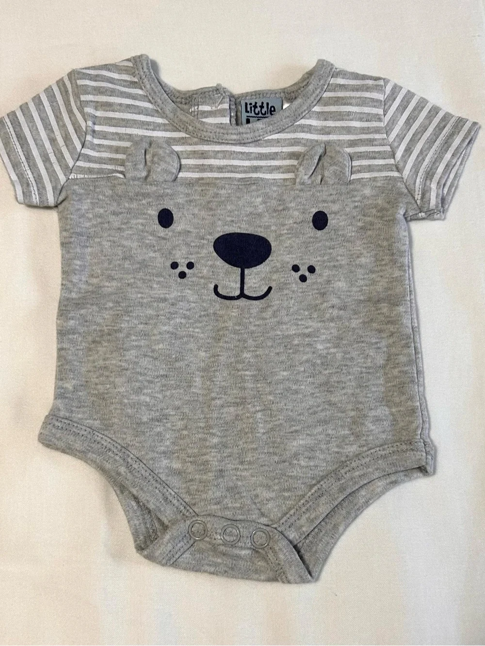 3 Month Set of 5 Bodysuits! Bear, Pirate & Dinosaur NEW and Excellent Condition!